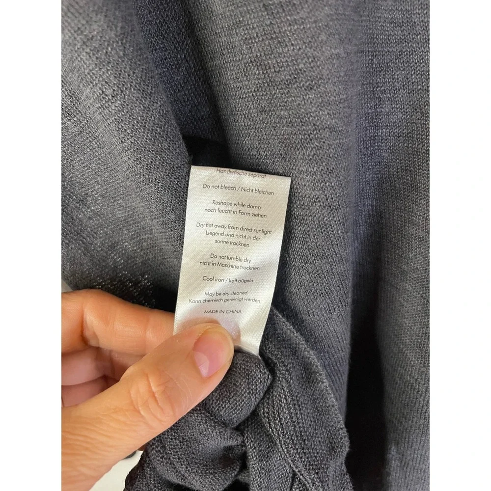 Wrap London Sz 10 100% Linen Gray V-Neck Top Crotchet Shoulder Ruffle Sleeve